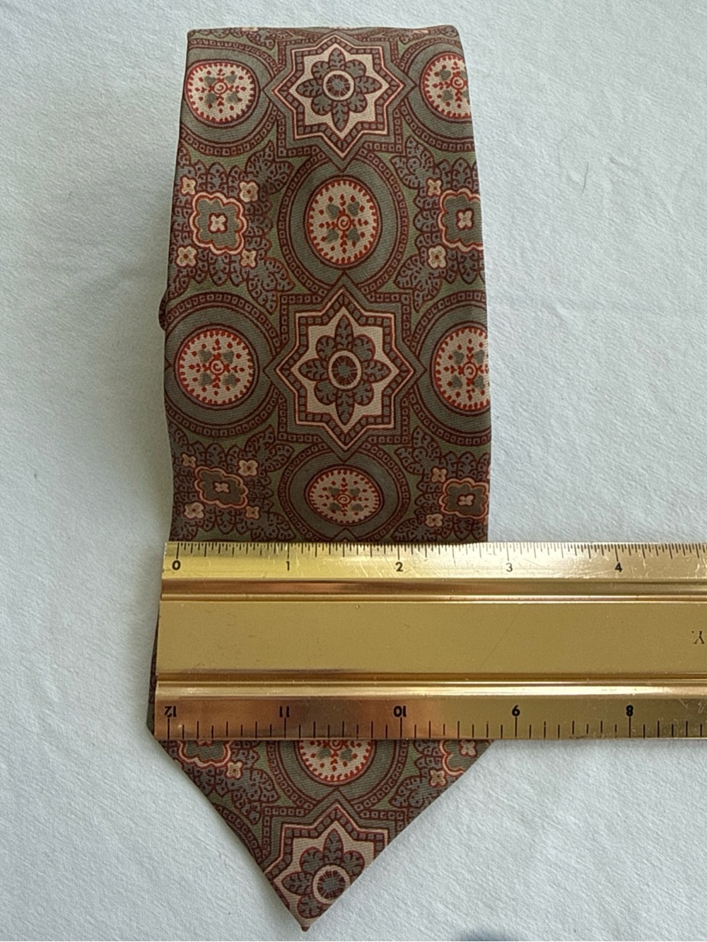 Vintage Christian Dior Unlined Silk Tie No Interlining Medallion Taupe Slim 2.75 - Picture 6 of 6